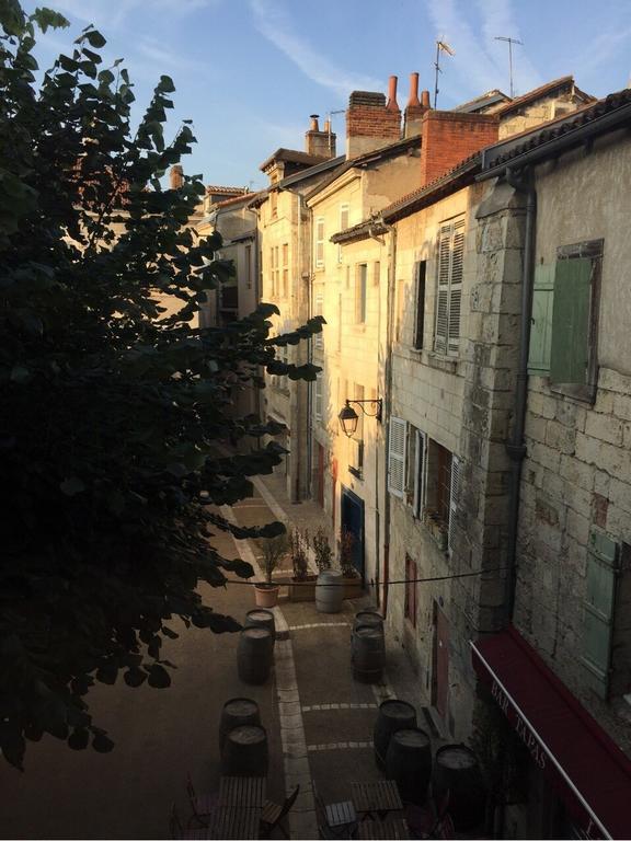 Studios Du Marche Au Bois Périgueux Exterior foto